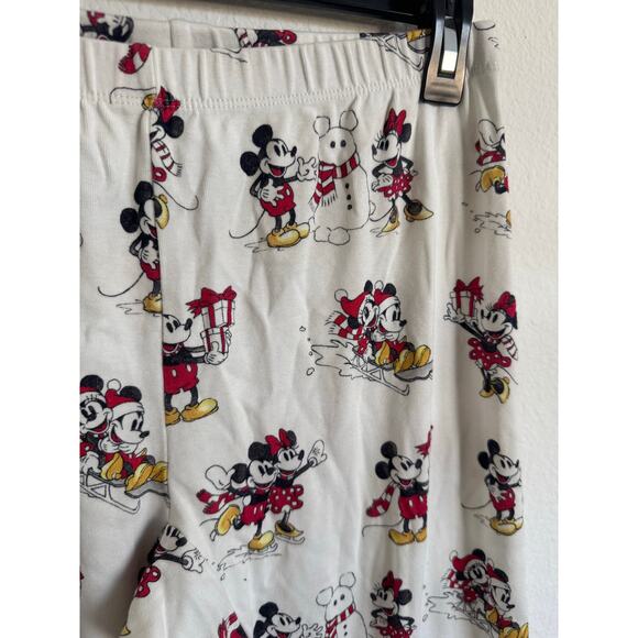 Pottery Barn Women’s Mickey and Disney Christmas Pajamas Cotton Holiday - Picture 4 of 11